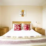 Oyo White Horse Hotel, East Hotel 3*