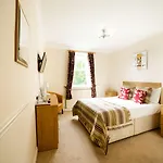 Hotel Oyo White Horse Hotel, East 3*