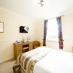 Hotel Oyo White Horse Hotel, East 3*