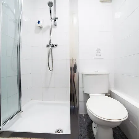 Oyo White Horse Hotel, East 호텔