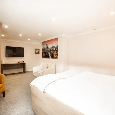 Oyo White Horse Hotel, East Hotel