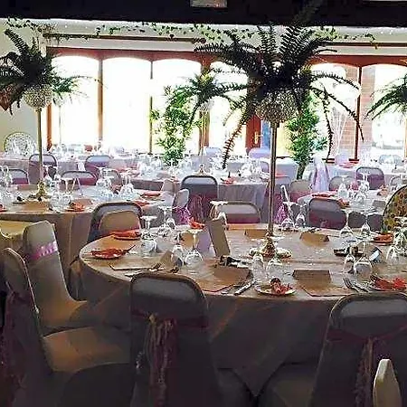 Oyo White Horse Hotel, East 3*