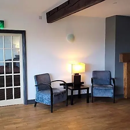 호텔 Oyo White Horse Hotel, East 3*
