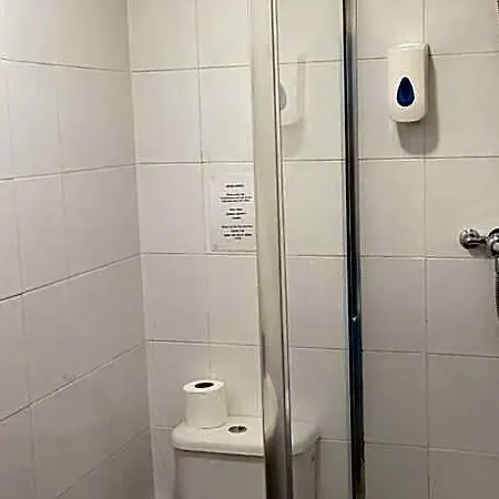 Oyo White Horse Hotel, East 3* 서스크