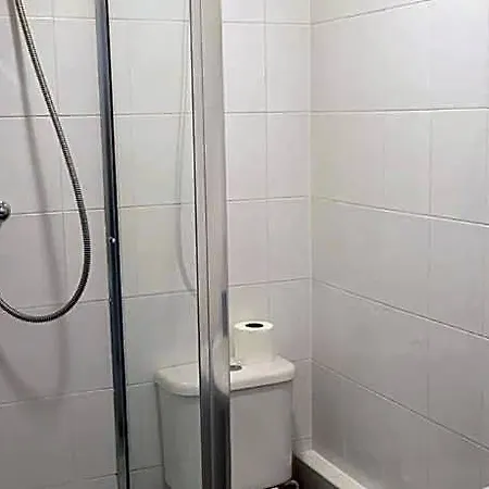 호텔 Oyo White Horse Hotel, East 3*
