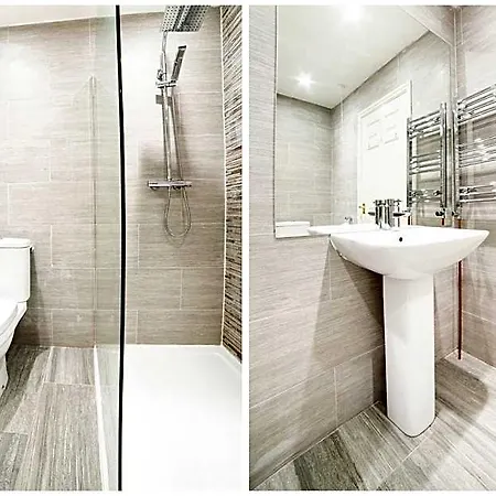 Oyo White Horse Hotel, East