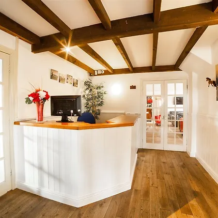 White Horse Hotel 3*
