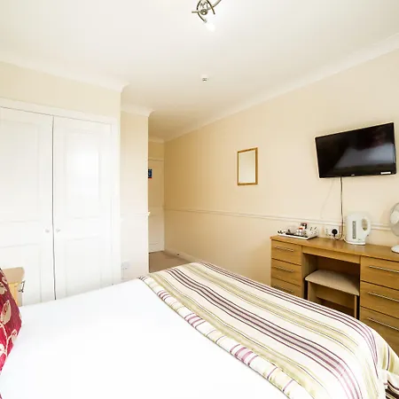 Oyo White Horse Hotel, East 瑟斯克